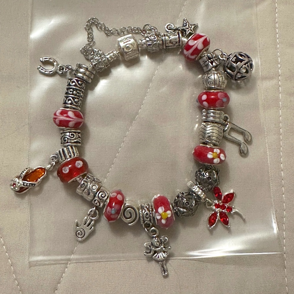 Handmade-NWOT- 925 SS plated charm bracelet. 7red lamp work beads, charm Variety
